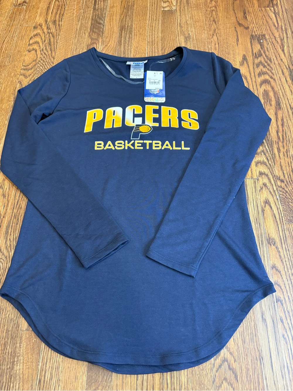 NWT NBA Indiana Pacers Women's Long Sleeve Crew Neck T-Shirt Navy S